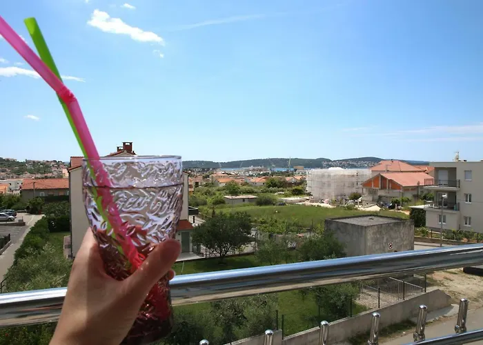 公寓 Kristian 特罗吉尔