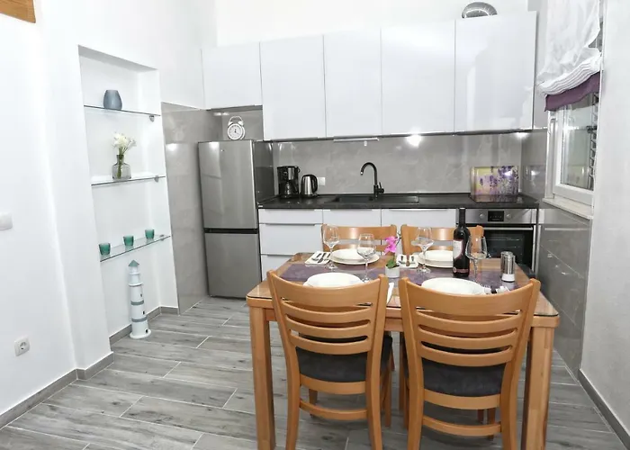 Kristian 特罗吉尔