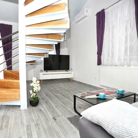 Kristian Апартаменты *