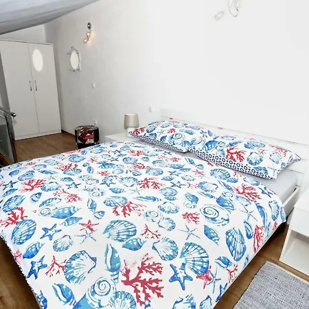 Kristian * 特罗吉尔